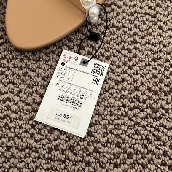 NWOT Zara heel - Picture 4 of 4